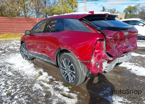 2025 Cadillac Optiq Sport 2 Awd z USA, uszkodzony, nr VIN 3GYK3GMR5SS137877